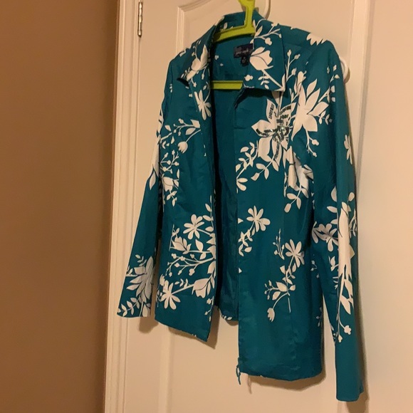 This is a cool blazer, not so warm though - Picture 2 of 2